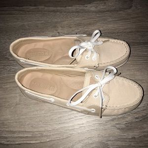 tan sperrys